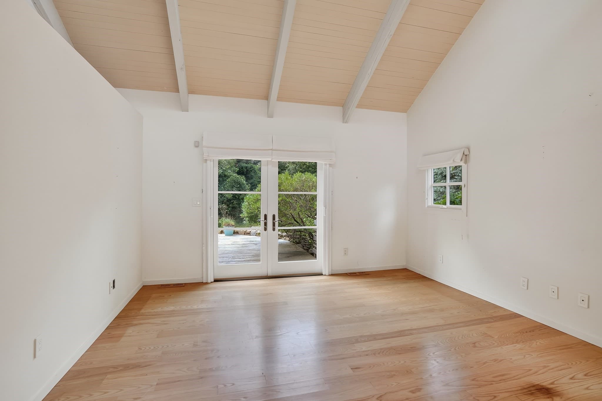 Single Family Residence at 99 Oak Lane, West Tisbury MA 02575, photo 10 of 31