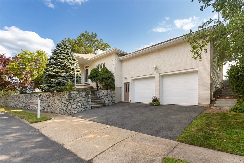 66 Nells Pond Road, Lynn MA 01904