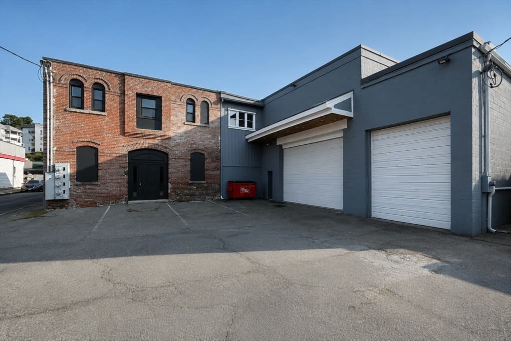 Seven Henry Street, Worcester MA 01604