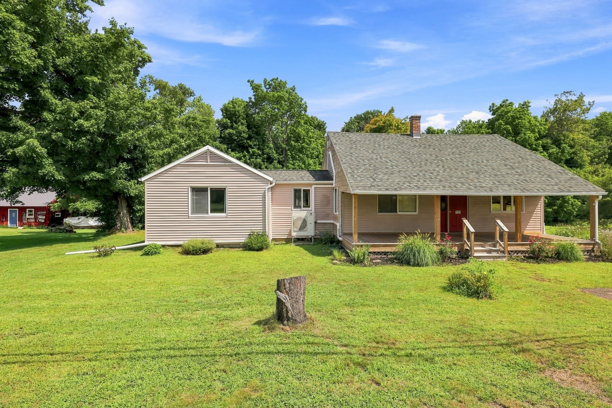Single Family Residence at 125 South St, Granby MA 01033, Granby, photo 5 of 37