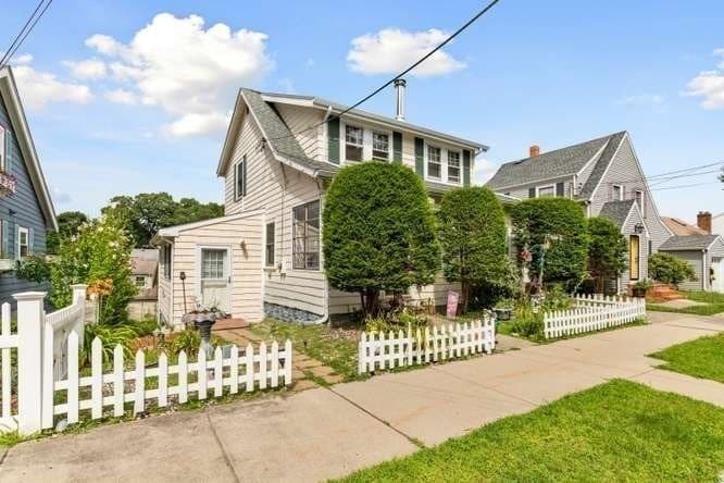 42 Piedmont St, Lynn MA 01904 photo 3
