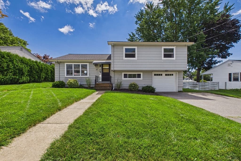 70 Fairmount St, New Bedford MA 02740 photo 3