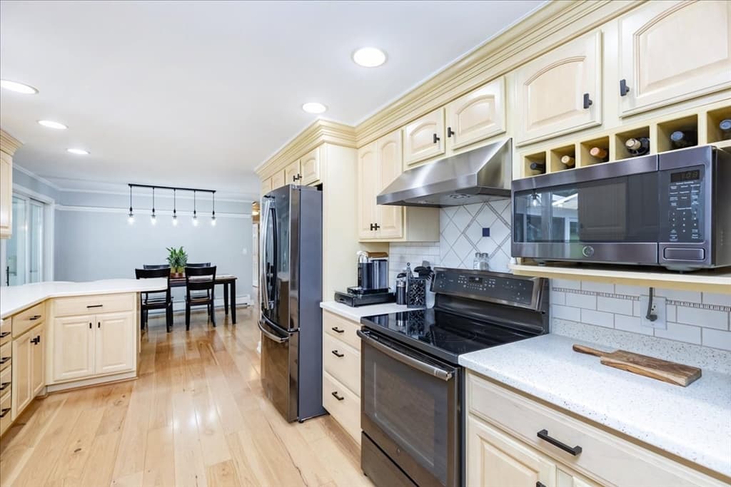 9 Massachusetts Ave, Danvers MA 01923 photo 10