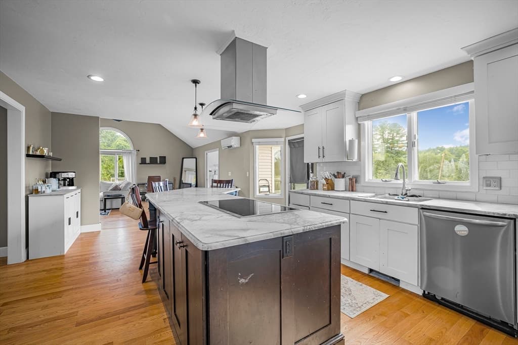 96 Fowler St, Upton MA 01568 photo 15