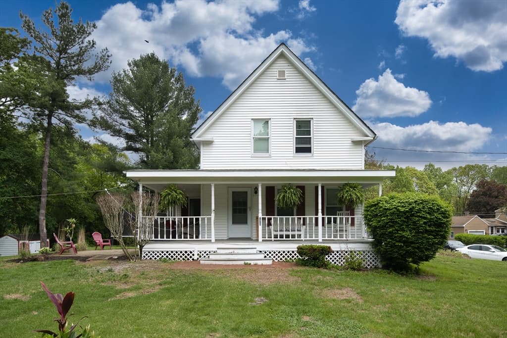 735 Hildreth St, Dracut MA 01826