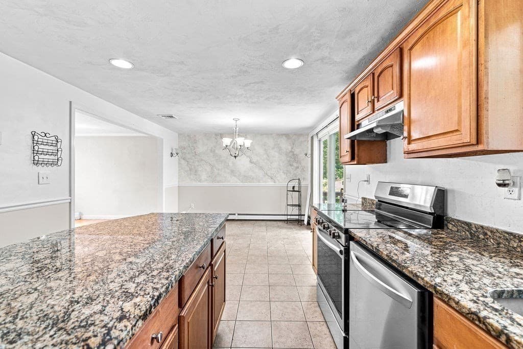 35 Meeshawn Ave, Taunton MA 02718 photo 6