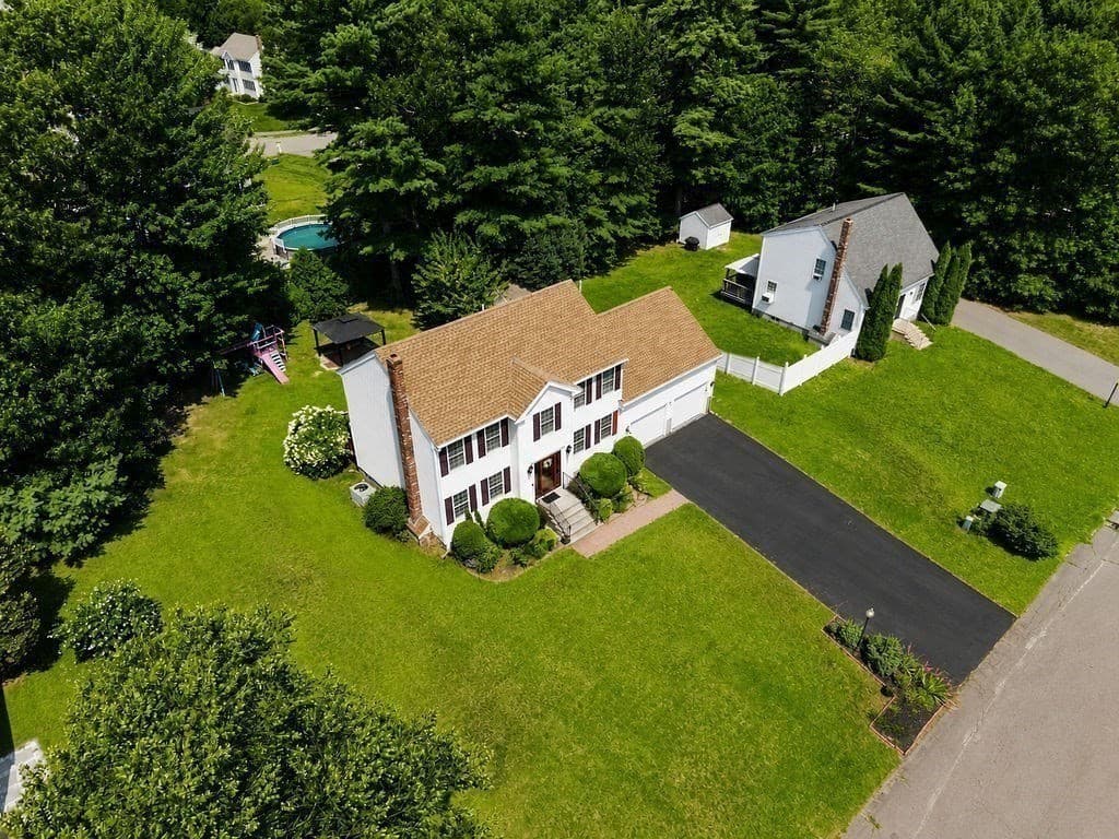 35 Meeshawn Ave, Taunton MA 02718 photo 3