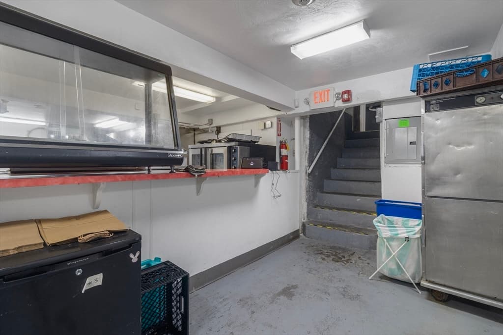 681 Providence St, West Warwick RI 02893 photo 17