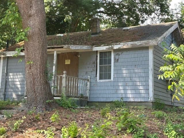 11 Evergreen Rd, Attleboro MA 02703