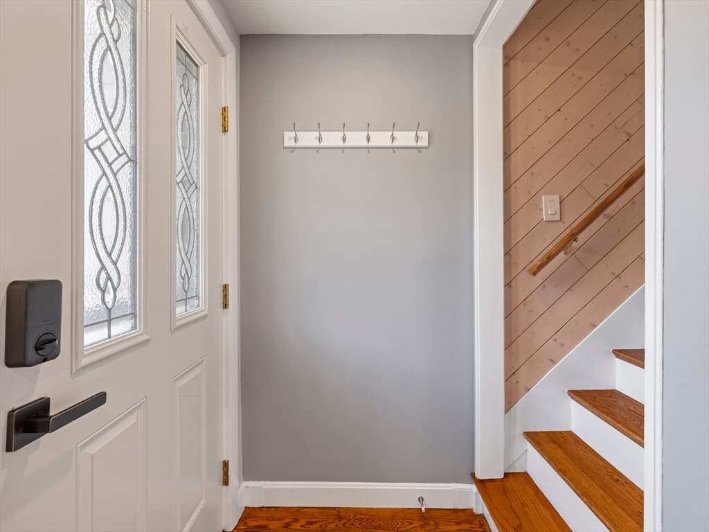 7 Fabens St, Saugus MA 01906 photo 17