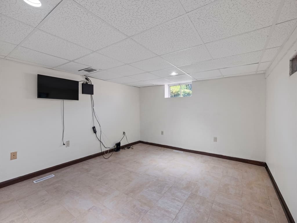 7 Fabens St, Saugus MA 01906 photo 29