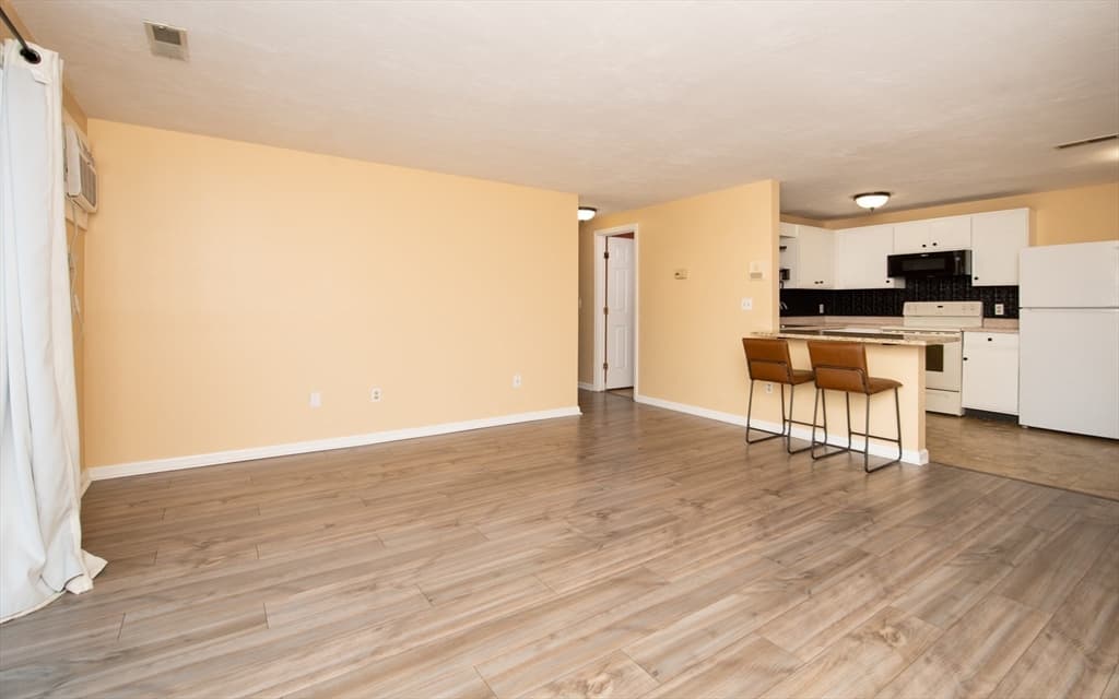 1585 Braley Rd # 51, New Bedford MA 02745 photo 5