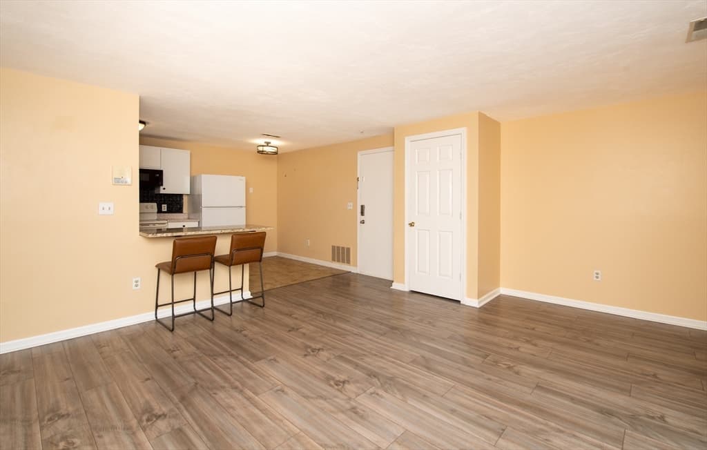 1585 Braley Rd # 51, New Bedford MA 02745 photo 9
