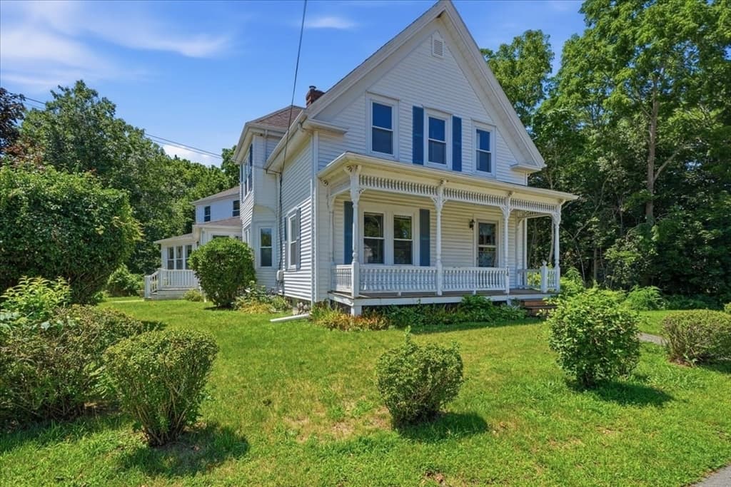 74 Wareham St, Middleboro MA 02346