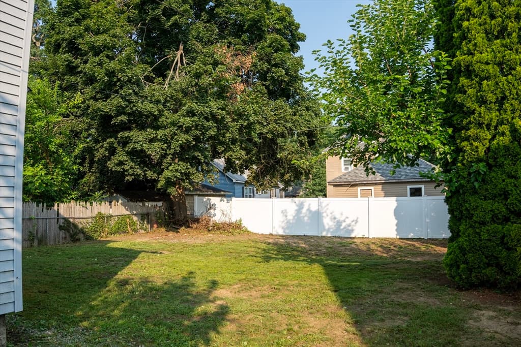130 Littleton St, Springfield MA 01104 photo 32