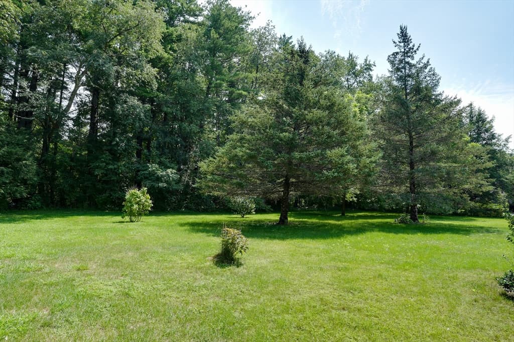 15 Burbank Ln, Lancaster MA 01523 photo 3