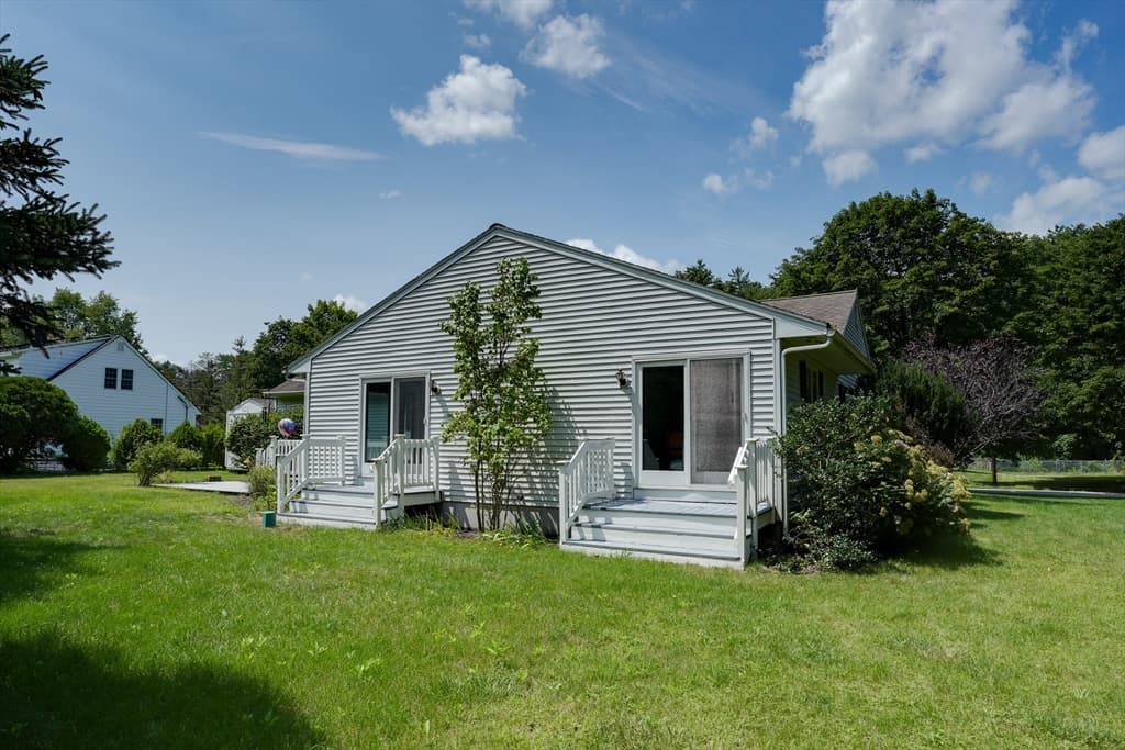 15 Burbank Ln, Lancaster MA 01523 photo 24