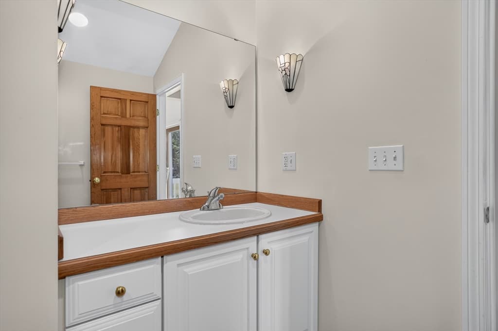 15 Burbank Ln, Lancaster MA 01523 photo 15