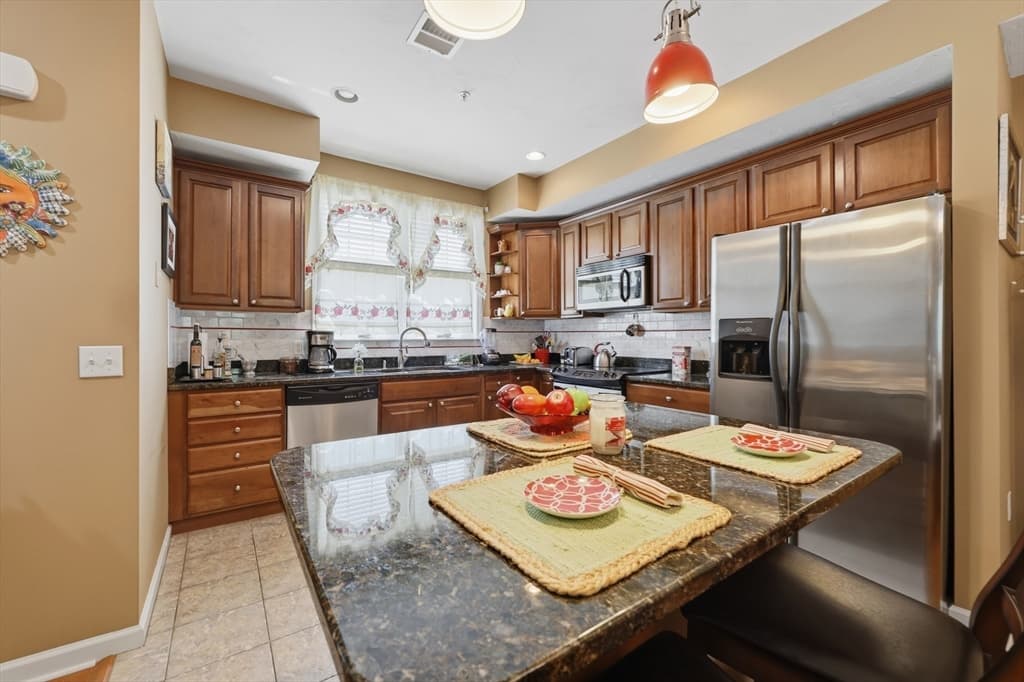 140 Commonwealth Ave # 23, North Attleboro MA 02776 photo 12