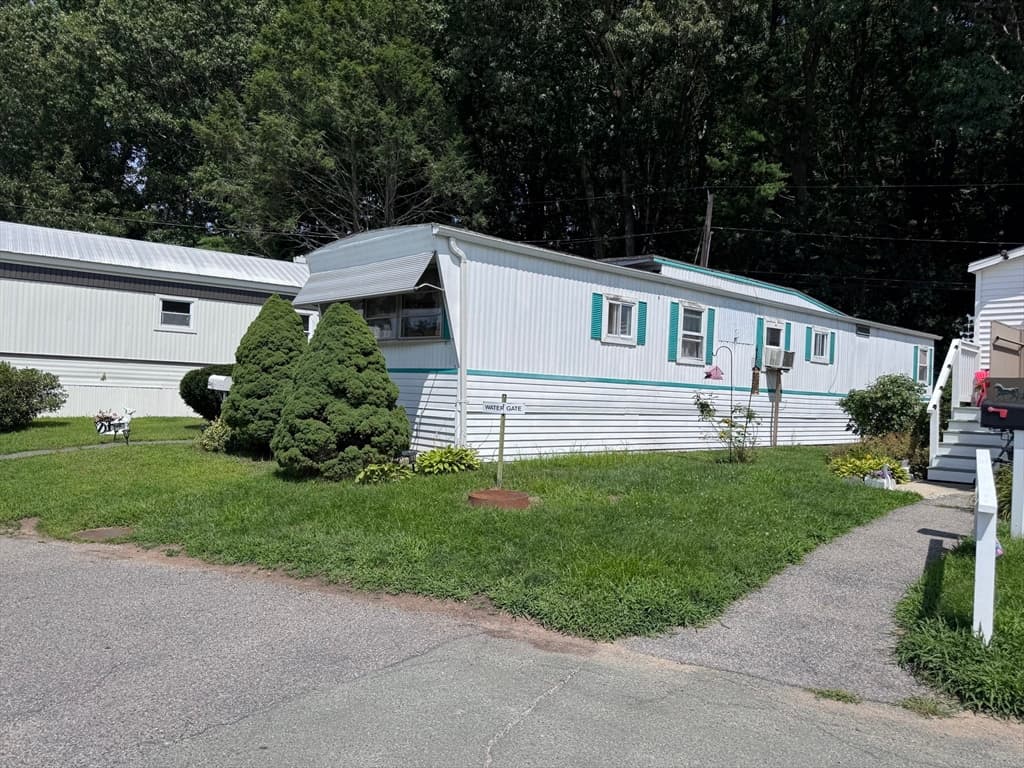 4 Ethel Av, Marlborough MA 01752 photo 2