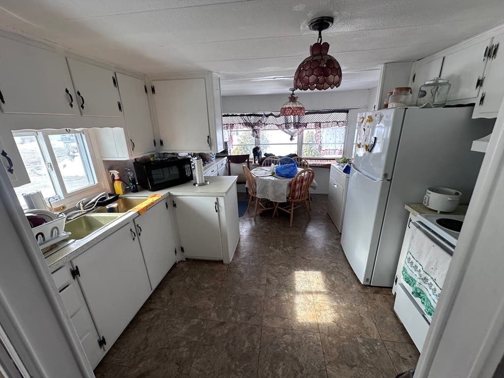 4 Ethel Av, Marlborough MA 01752 photo 3
