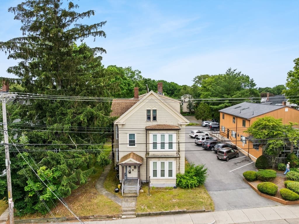 282 Belmont St, Brockton MA 02301