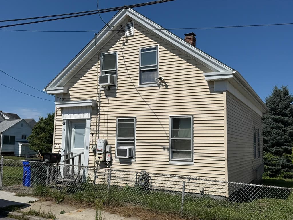 15 Allen St, Fall River MA 02724
