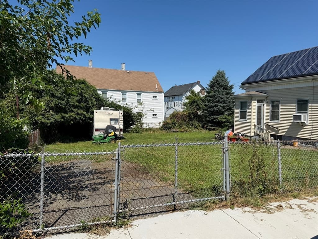 15 Allen St, Fall River MA 02724 photo 9