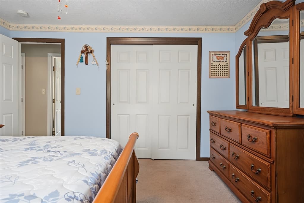 69 Thomas, Woonsocket RI 02895 photo 16