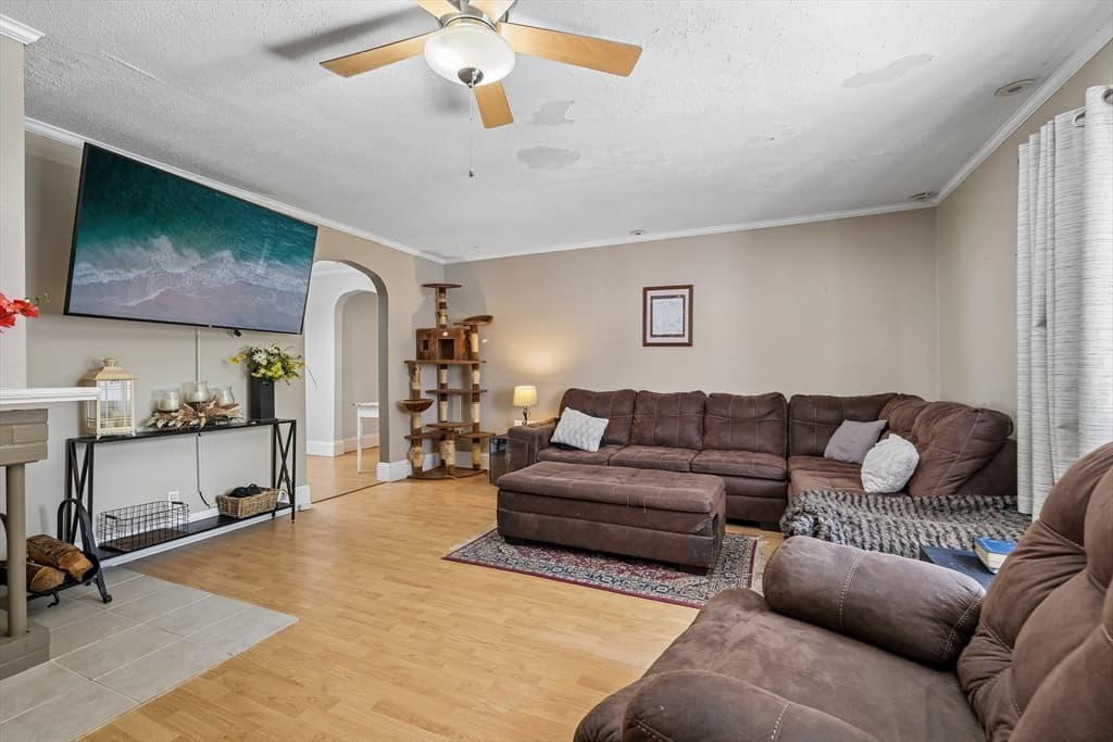 114 Rich St, Gardner MA 01440 photo 9