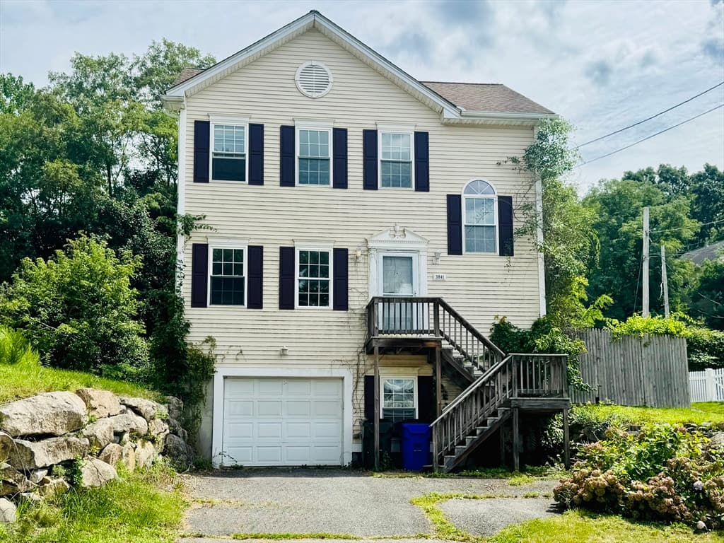 3841 N Main St, Fall River MA 02720