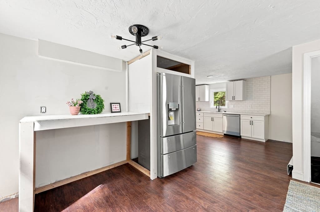 169 Quinapoxet St, Holden MA 01522 photo 6