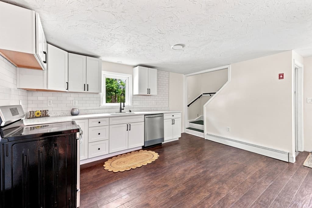 169 Quinapoxet St, Holden MA 01522 photo 7