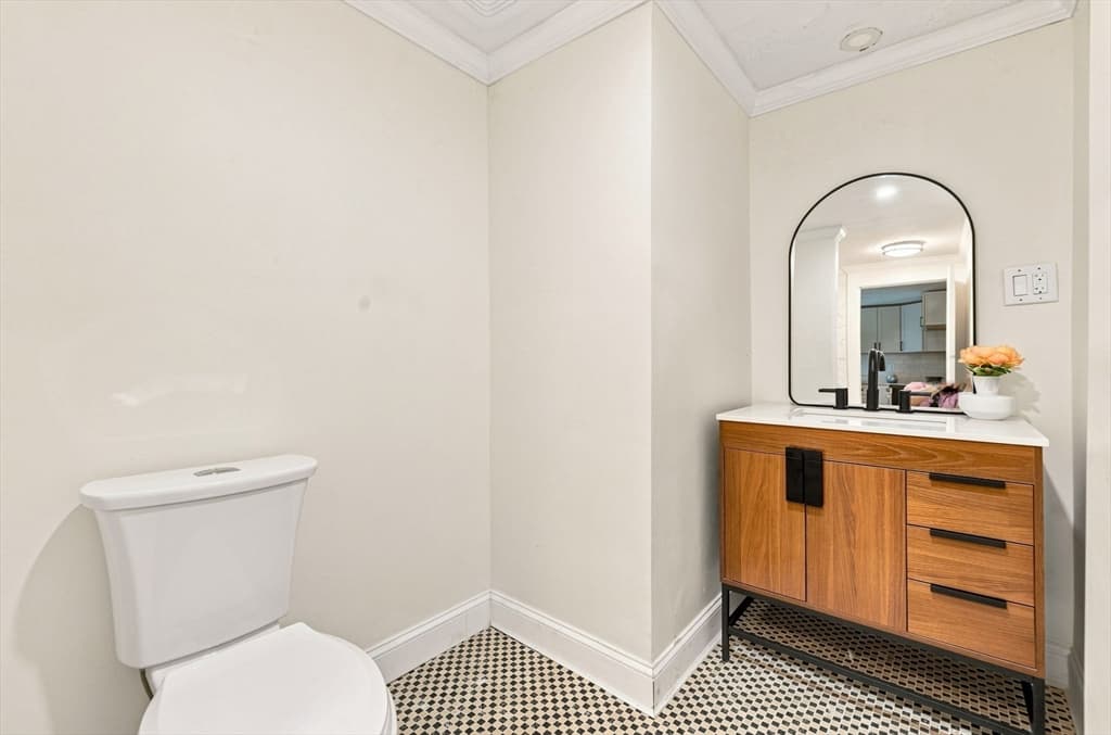 169 Quinapoxet St, Holden MA 01522 photo 10