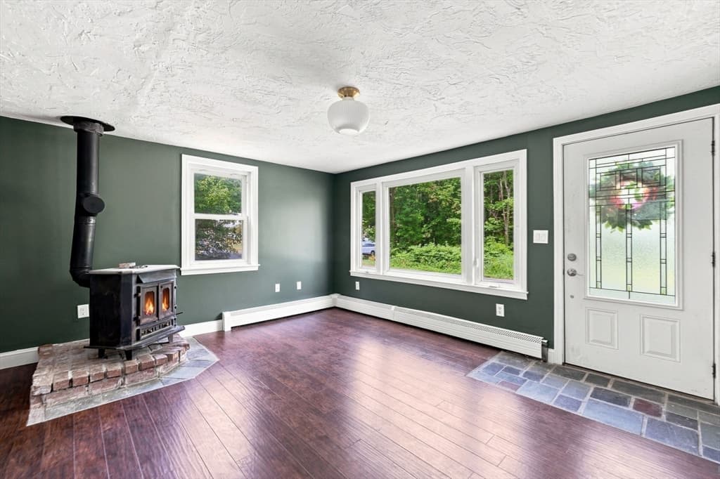 169 Quinapoxet St, Holden MA 01522 photo 11
