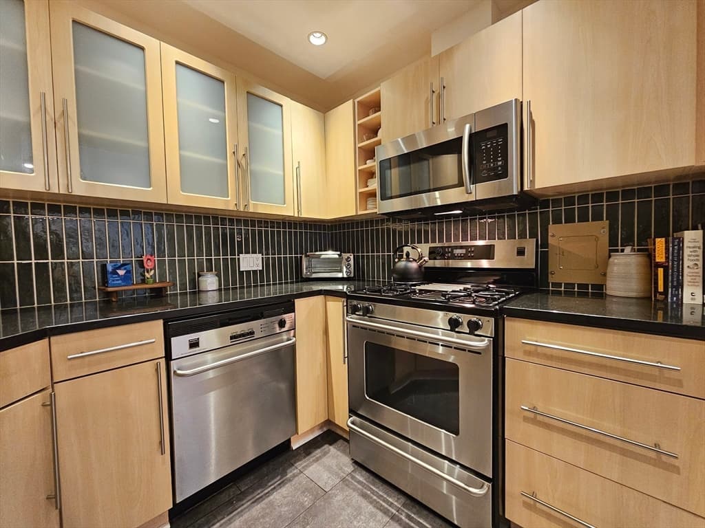 55 Broadlawn Park # 16B, Boston MA 02467 photo 3