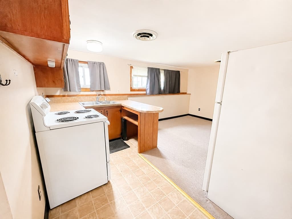 60 Martin St, East Providence RI 02914 photo 27