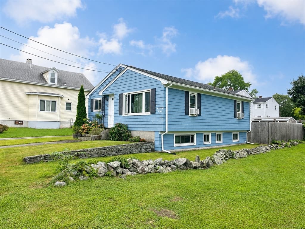 60 Martin St, East Providence RI 02914
