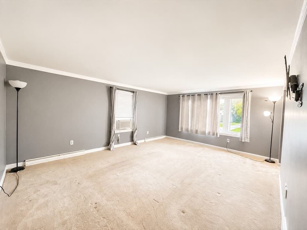 60 Martin St, East Providence RI 02914 photo 8