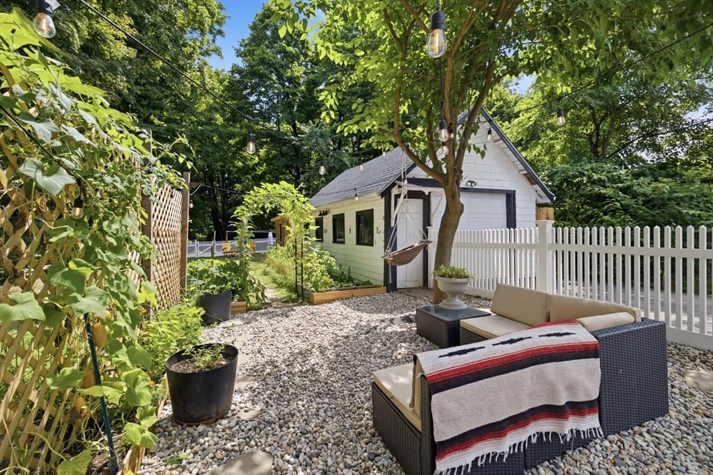 589 South St, Wrentham MA 02093 photo 4