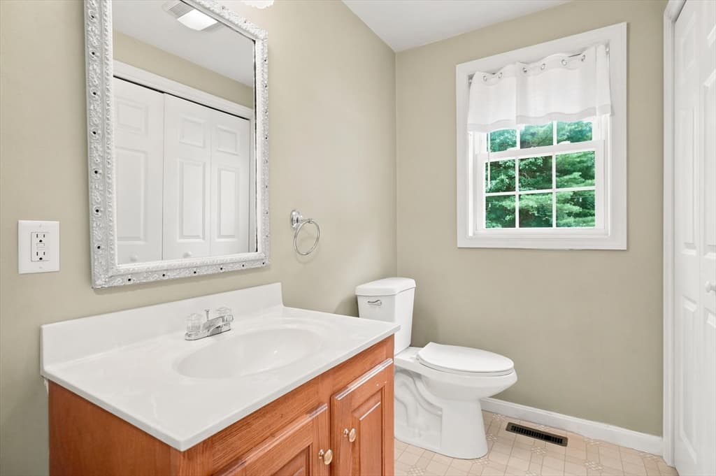 1725 Shirley Rd, Lancaster MA 01523 photo 15
