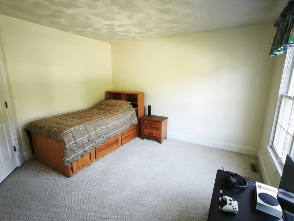 140 Wildflower Cir, Westfield MA 01085 photo 23