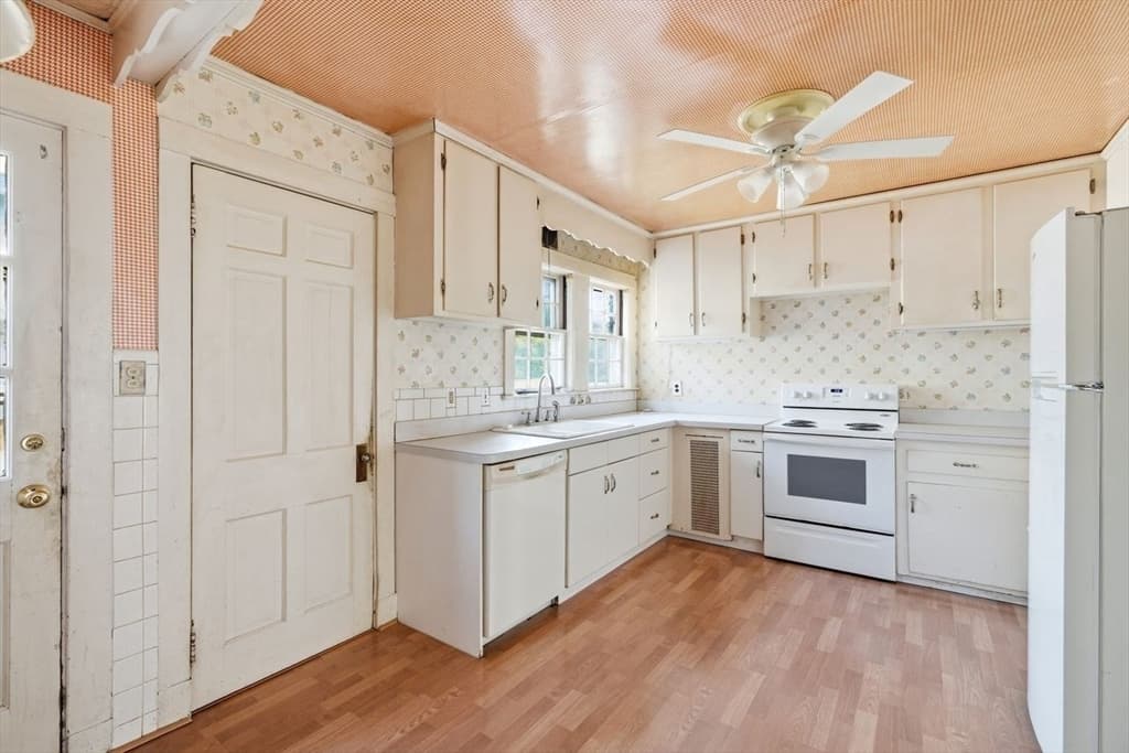 7 Fales Rd, Dedham MA 02026 photo 10
