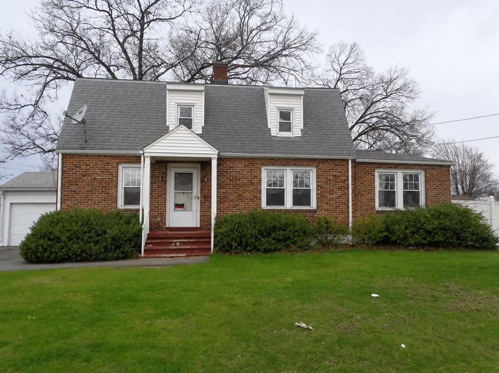 14 Detroit St, Springfield MA 01104
