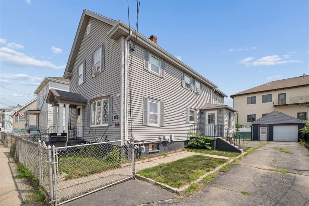 190 Raymond St, Fall River MA 02723 photo 3