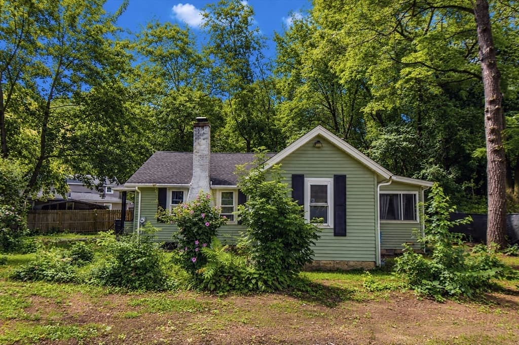 33 Plumtree Road, Springfield MA 01118 photo 10