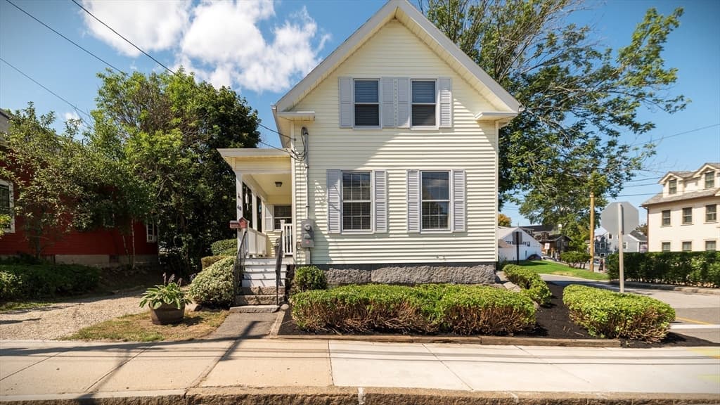 40 Broadway, Rockport MA 01966