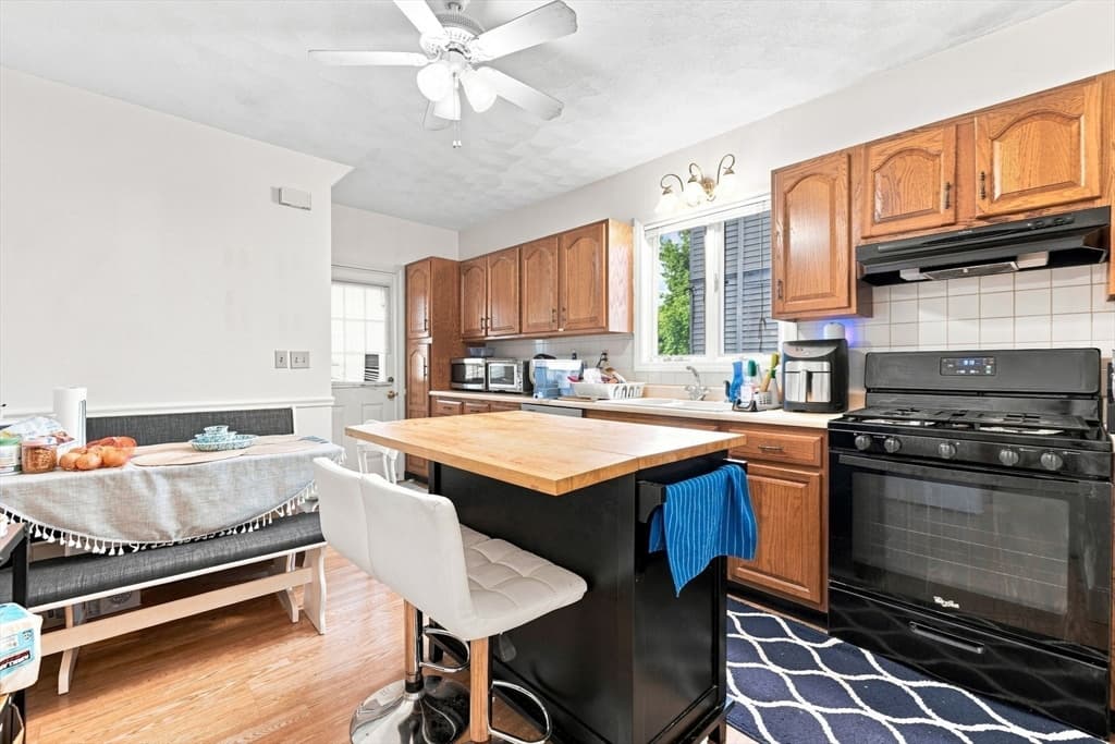 23 Burnham St, Somerville MA 02144 photo 10