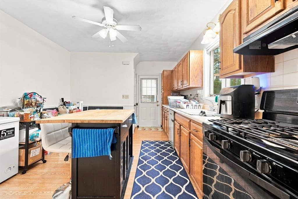 23 Burnham St, Somerville MA 02144 photo 11