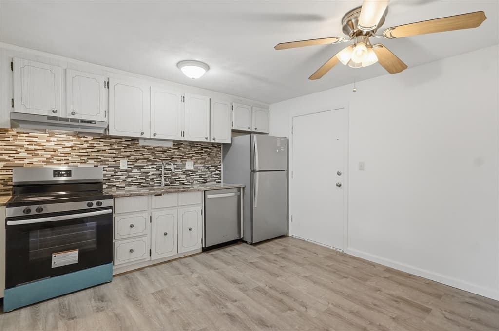 Condominium at 924 Main Street # 12, Woburn MA 01801, Woburn, photo 3 of 26